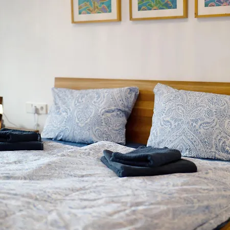 Gemuetliche דירה